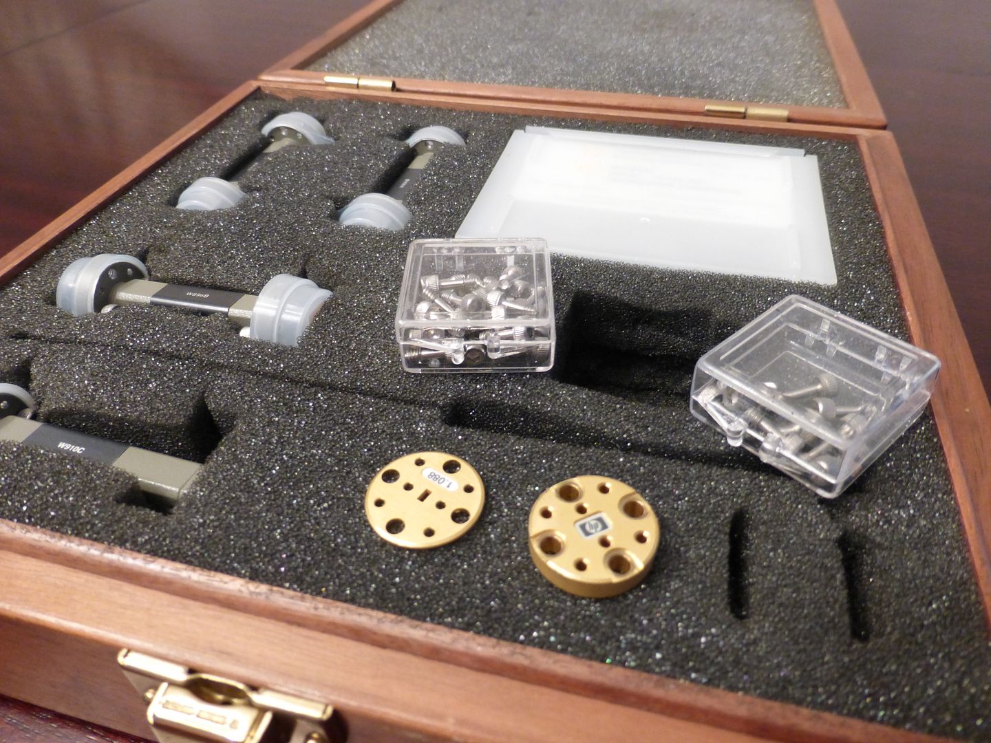 Kit D'étalonnage HP W11644A WR-10 75 – 110 GHZ (matériel D'occasion)